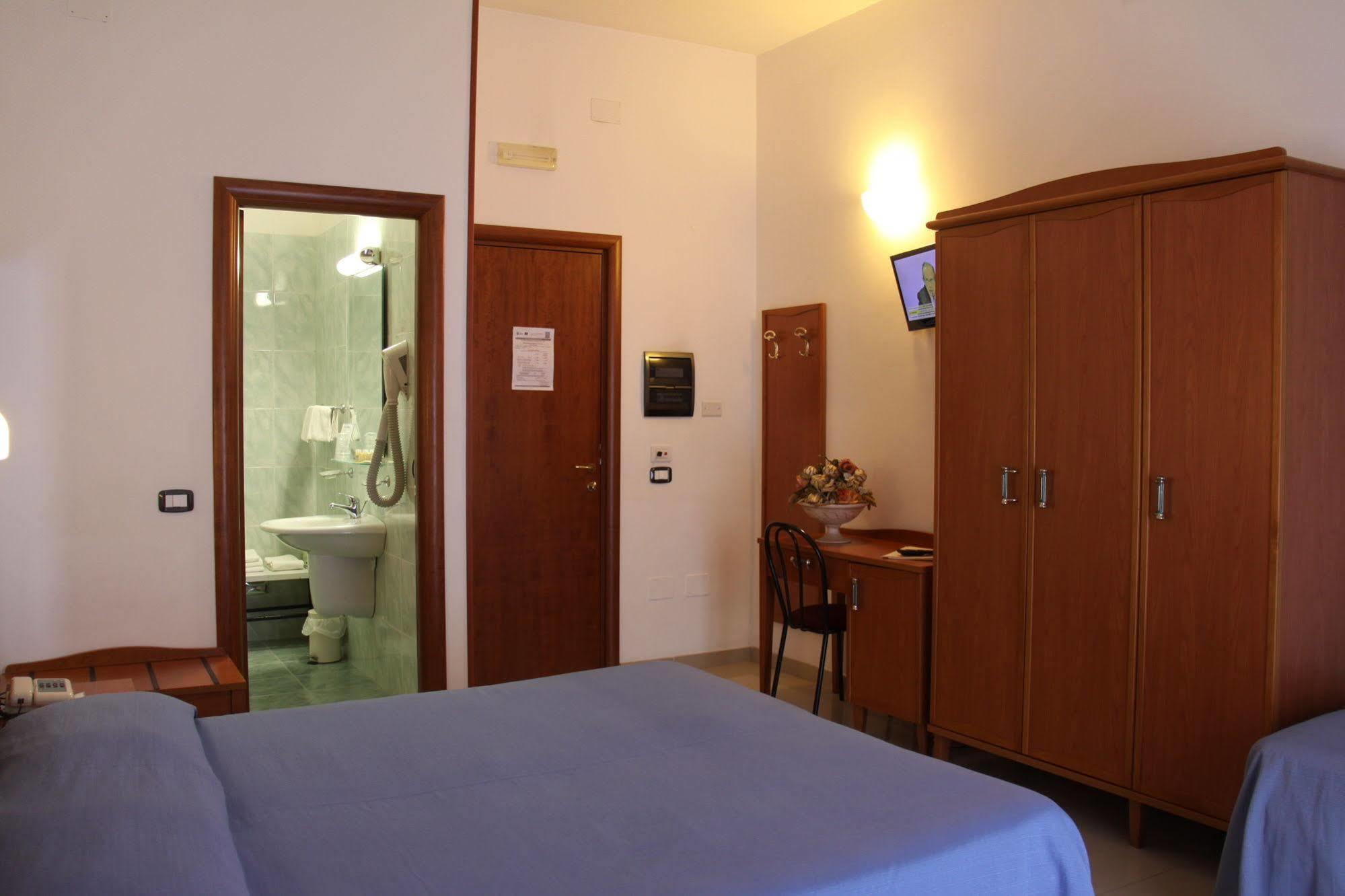 Hotel Falcone Vieste Exterior foto