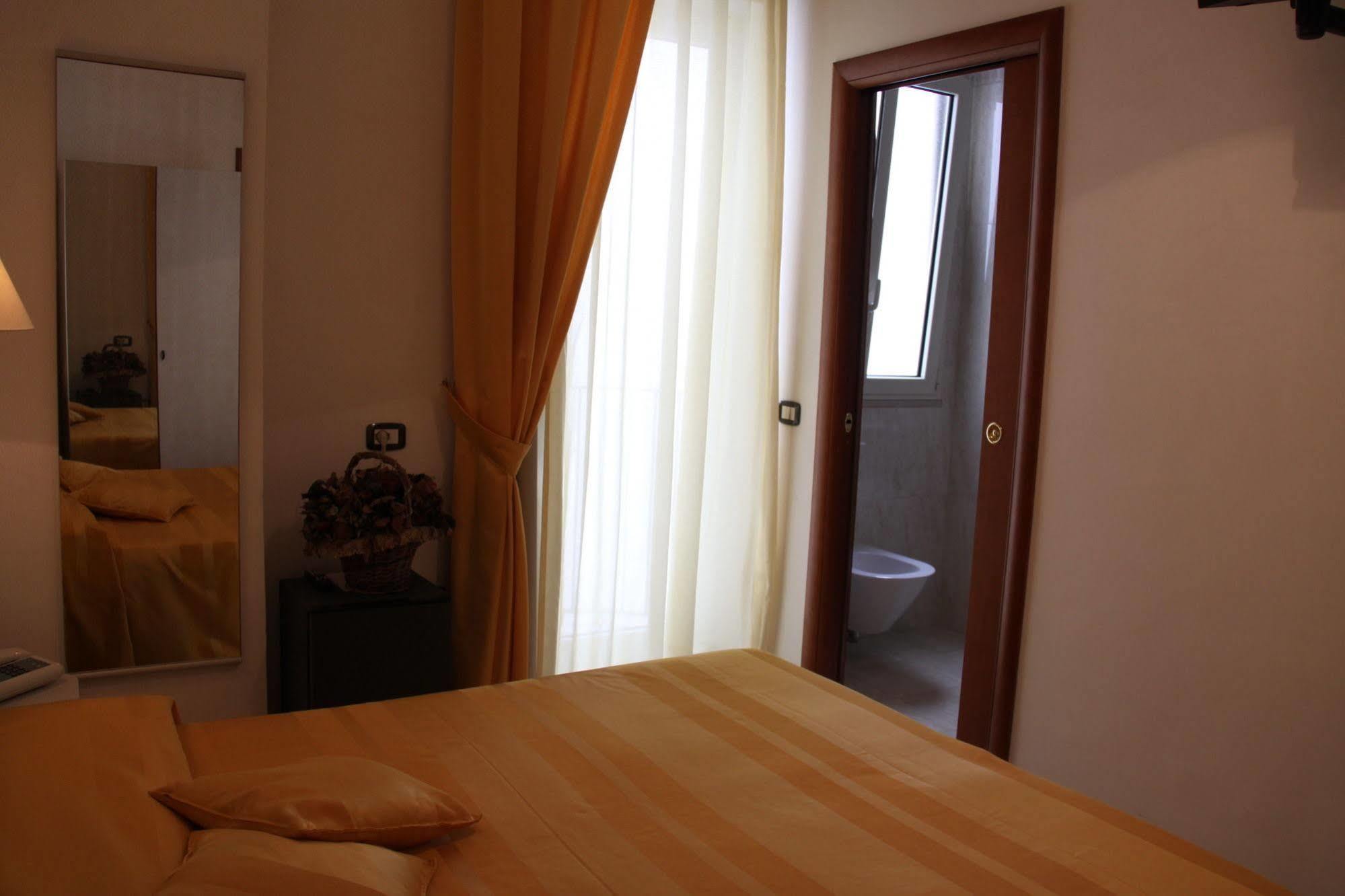 Hotel Falcone Vieste Exterior foto