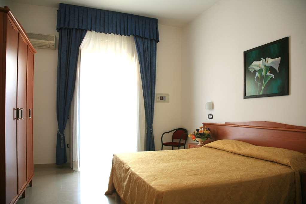 Hotel Falcone Vieste Cameră foto