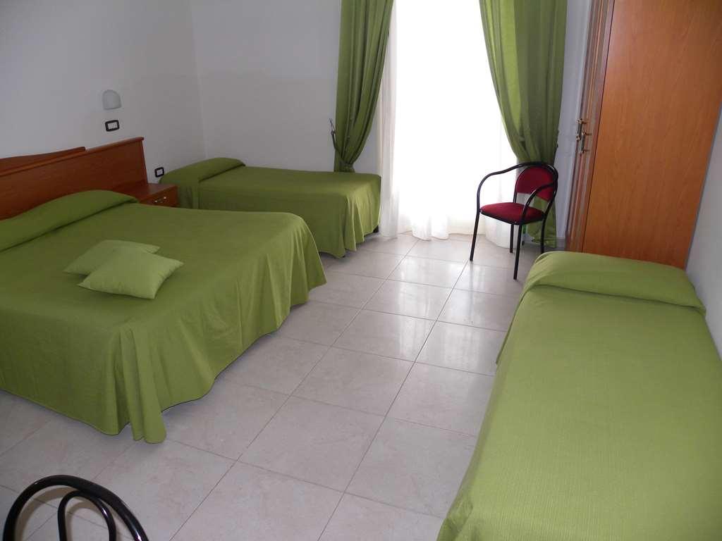 Hotel Falcone Vieste Cameră foto