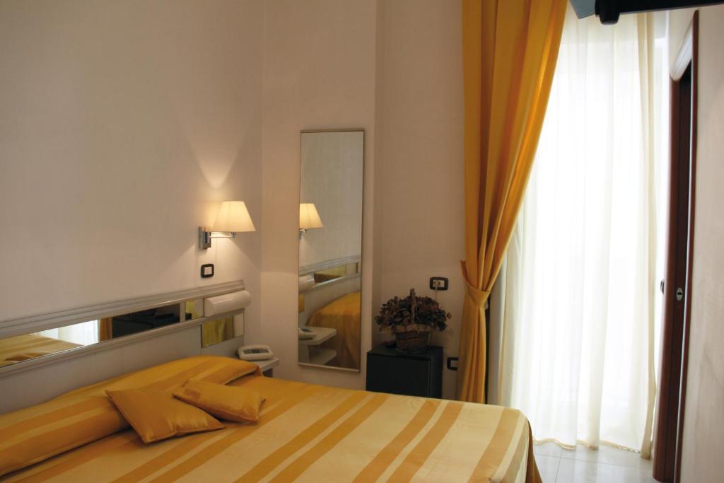 Hotel Falcone Vieste Exterior foto